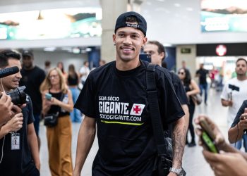 Vasco aposta na recuperação de João Victor e espera que zagueiro retome sua grande fase no Brasil