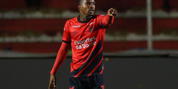 Jogador alvo do Vasco está perto de fechar com clube paulista