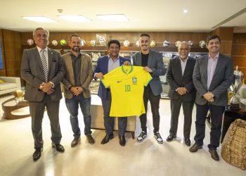 Vasco propõe homenagens a Roberto Dinamite no Campeonato Brasileiro; CBF estuda