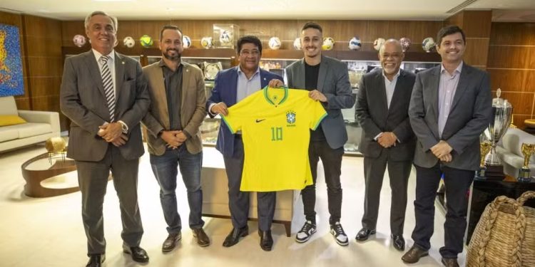 Vasco propõe homenagens a Roberto Dinamite no Campeonato Brasileiro; CBF estuda