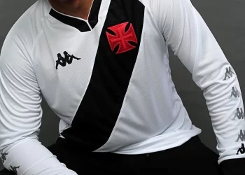 Vasco surpreende e fecha patrocínio milionário