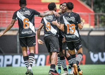 Vasco x Vitória pela Copinha: onde assistir, escalações e detalhes da partida