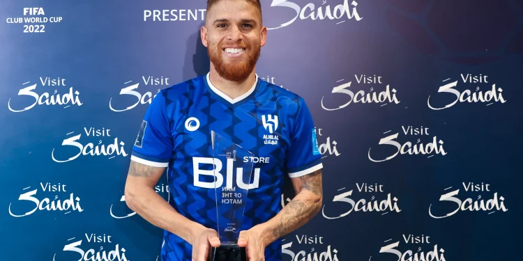 Veja números de Cuellar em comparação com Sforza e volantes do Vasco