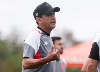 Vasco deve realizar jogos-treino e amistosos até o Brasileirão