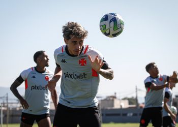 Botafogo insiste em contratar joia revelada pelo Vasco