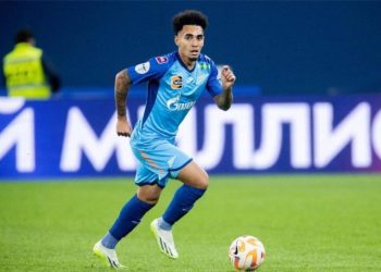 Após acertar com Du Queiroz, Vasco negocia com o Zenit