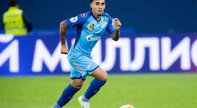 Após acertar com Du Queiroz, Vasco negocia com o Zenit