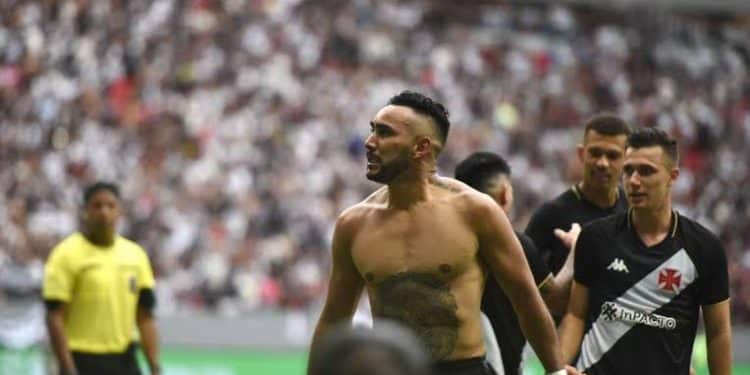 Esperança do Vasco, Payet deve ser titular contra o Flamengo