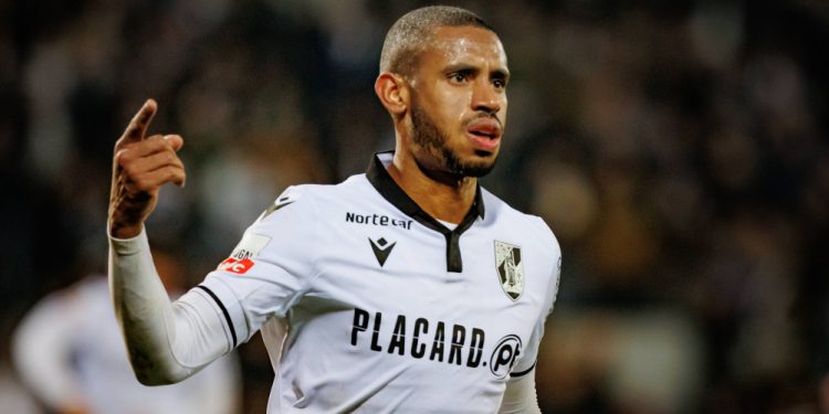 Vitória de Guimarães ainda não aceitou proposta do São Paulo por André Silva; Vasco segue de olho