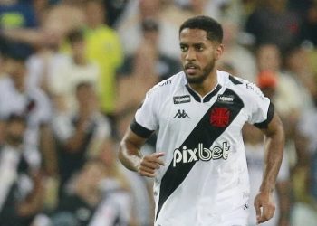 Amazonas tenta contratar Miranda, do Vasco