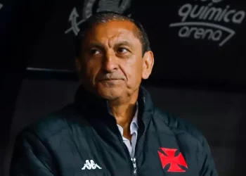 Após Paulinho, Vasco perde mais um jogador titular por lesão