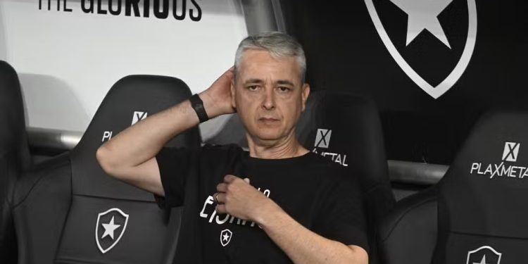 Botafogo pensa na possibilidade de usar reservas contra o Vasco