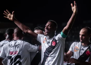 "Contra tudo e contra todos" Jogador do Vasco explica frase