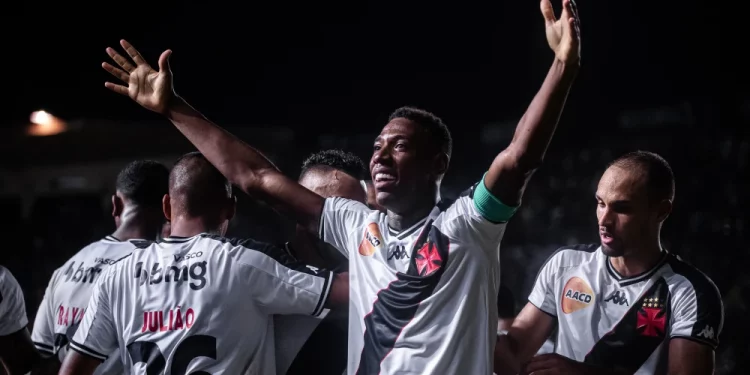 "Contra tudo e contra todos" Jogador do Vasco explica frase