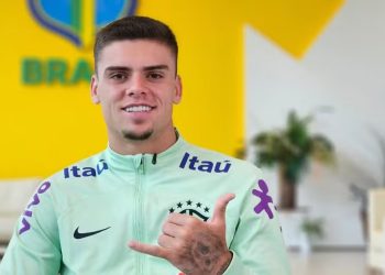 Ex-Barcelona se rende a Gabriel Pec, cria do Vasco