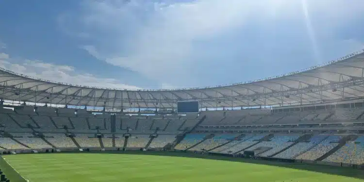 FFERJ pede ajuda a Vasco e Flamengo para escolher o árbitro do clássico
