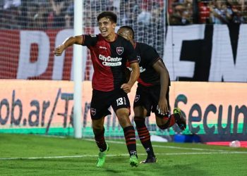 Fim da novela! Vasco assina com Sforza; confira valores