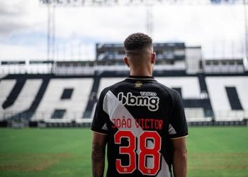 João Victor está lesionado? Confira se o zagueiro vai atuar pelo Vasco na Copa do Brasil