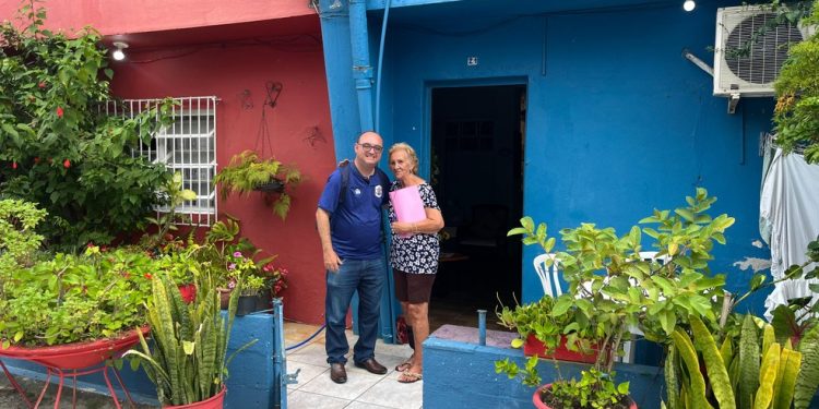 Dona Sueli: conheça a história da ex-torcedora do Vasco que mora dentro do estádio do Marcílio Dias