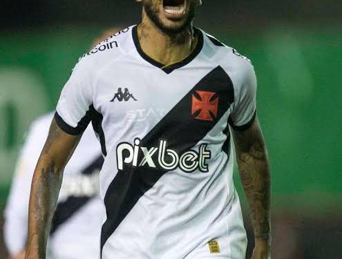 Jair, do Vasco, faz cirurgia bem-sucedida no joelho