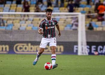 Jogador do Fluminense ignora erros e mente na cara dura sobre clássico contra o Vasco