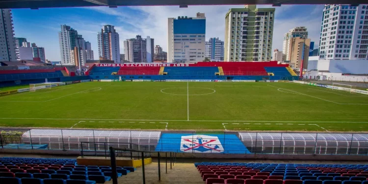 Torcedores do Marcílio Dias tentaram atrapalhar sono do elenco do Vasco