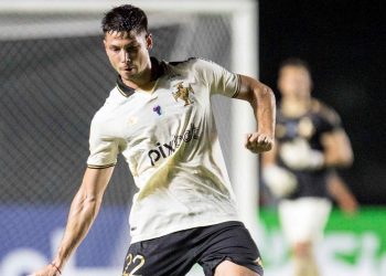 Olimpia anuncia contratação de zagueiro do Vasco