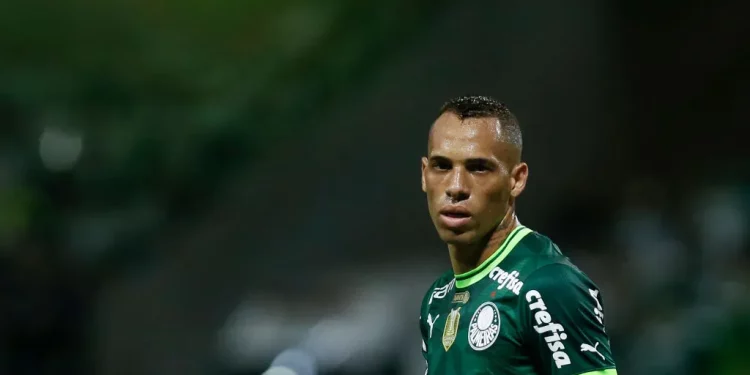 Palmeiras pede valor exorbitante para emprestar Breno Lopes ao Vasco