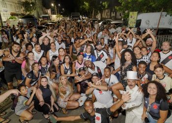 Com cobertura do Papo na Colina, escola de samba Força Jovem Vasco vai desfilar nesta sexta