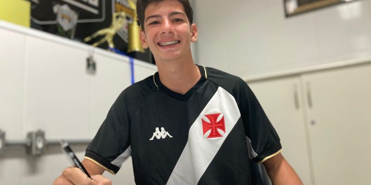 Vasco acerta mais uma contratação para a base