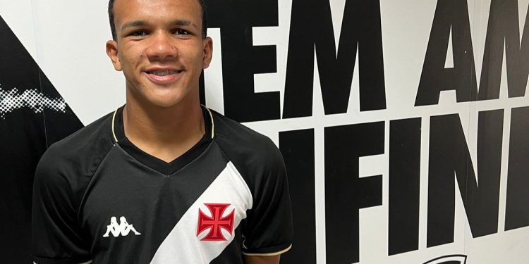 Vasco assina contrato profissional com joia do sub-20
