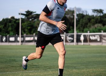 Os motivos que fizeram Vegetti renovar com o Vasco