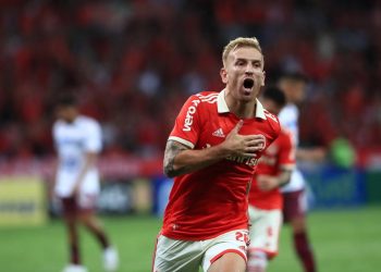 Vasco não consegue investimento e perde atacante para o Corinthians