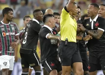 Vergonha! Relatório da FFERJ não identifica erros em Fluminense x Vasco