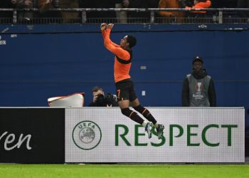 Voando! Cria do Vasco brilha na Europa