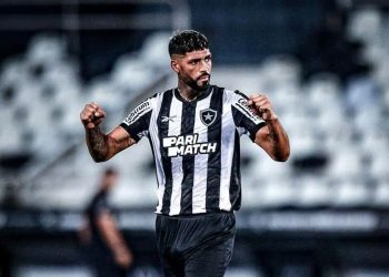Zagueiro do Botafogo é "sincerão" e explica derrota para o Vasco