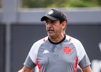 A base, que rende tanto dinheiro ao Vasco, está sendo descartada por Ramón Díaz
