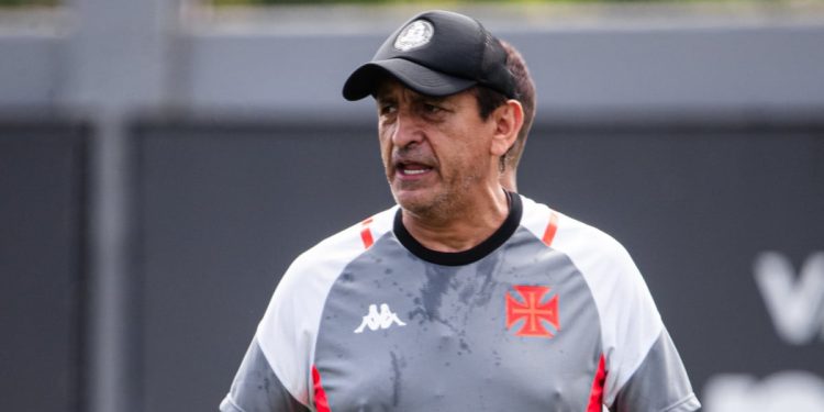 A base, que rende tanto dinheiro ao Vasco, está sendo descartada por Ramón Díaz