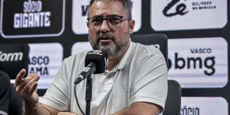 Além de volantes, Mattos busca reforços de outras posições para o Vasco