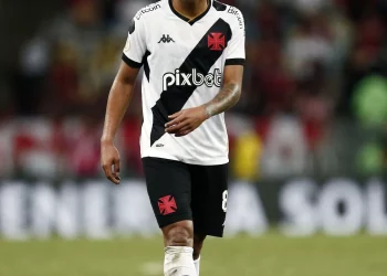 Aposta do Vasco ganha moral com Ramón Díaz e vira xodó da torcida vascaína