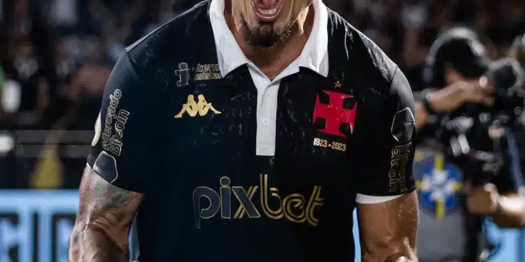 "Apressou…" Vitória cobra decisão do Vasco por saída de Maicon