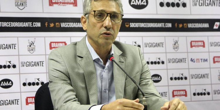 Campello cutuca: "Quem tinha interesse em vender o Vasco achou que o Cano era muito caro"