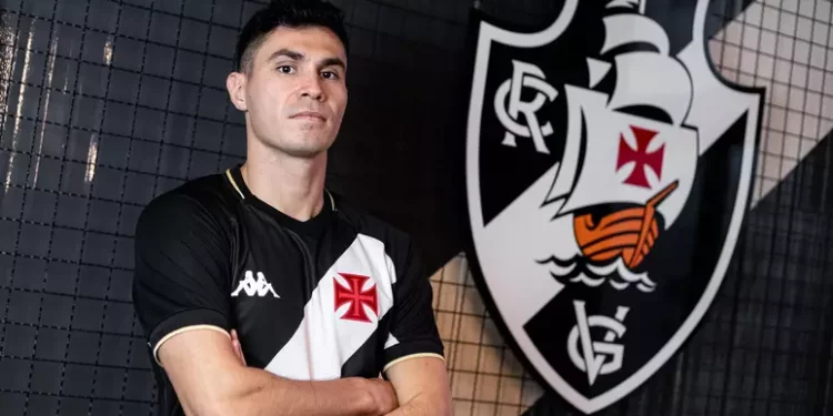 Destaque do Vasco, Galdames quer voltar a ser convocado pela Seleção Chilena