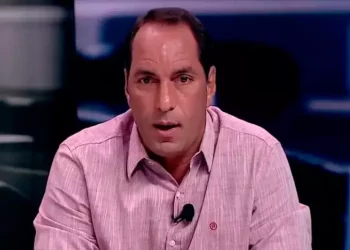 Edmundo esculacha diretor do Vasco: "Muito devagar.."