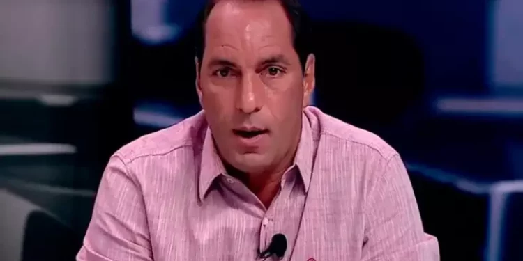 Edmundo esculacha diretor do Vasco: "Muito devagar.."