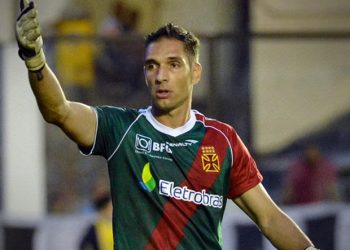 Ex-Vasco, Fernando Prass acha incoerente Léo Jardim ser titular da seleção brasileira