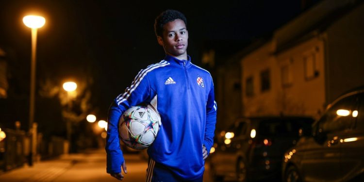 Ex-promessa do Vasco se naturaliza croata