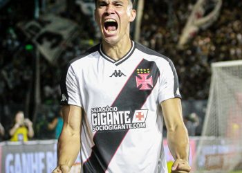 Galdames é o volante com mais participações em gols no Brasil desde sua estreia no Vasco