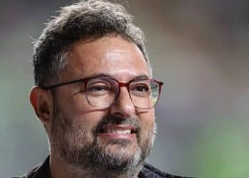 Vasco contrata jogador destaque na Europa