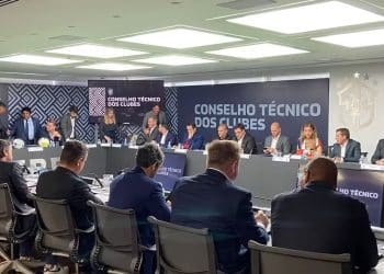 CBF vai discutir limite de estrangeiros no Brasileirão